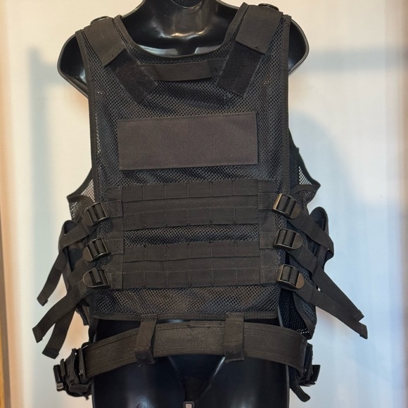 YAKEDA Black Tactical Vest Outdoor Ultra-Light Breathable One Size - Picture 2 of 7